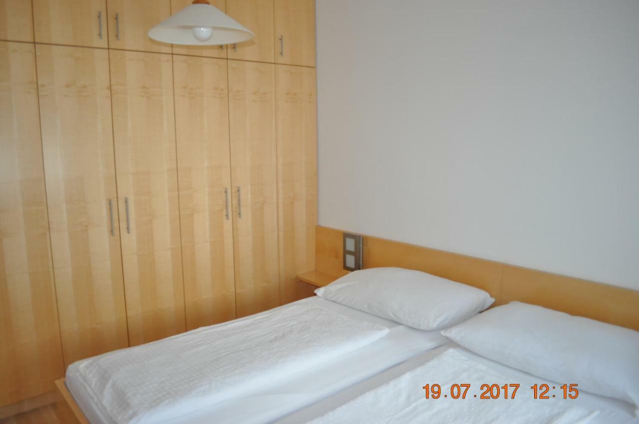 Appartmenthaus Josefikeller Podersdorf am See Buitenkant foto